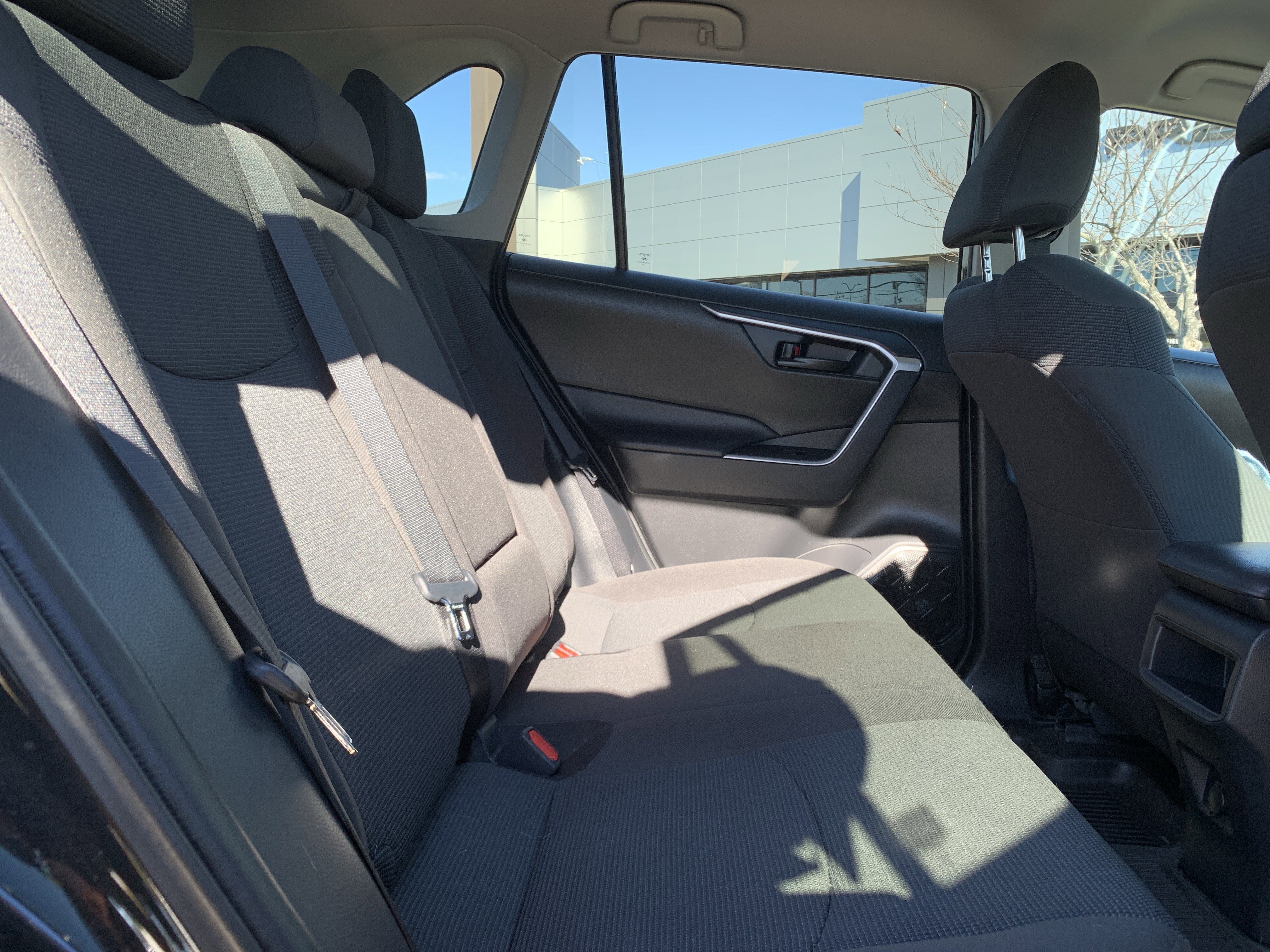 Used 2020 Toyota RAV4 LE w/ All Weather Liner Package image 33