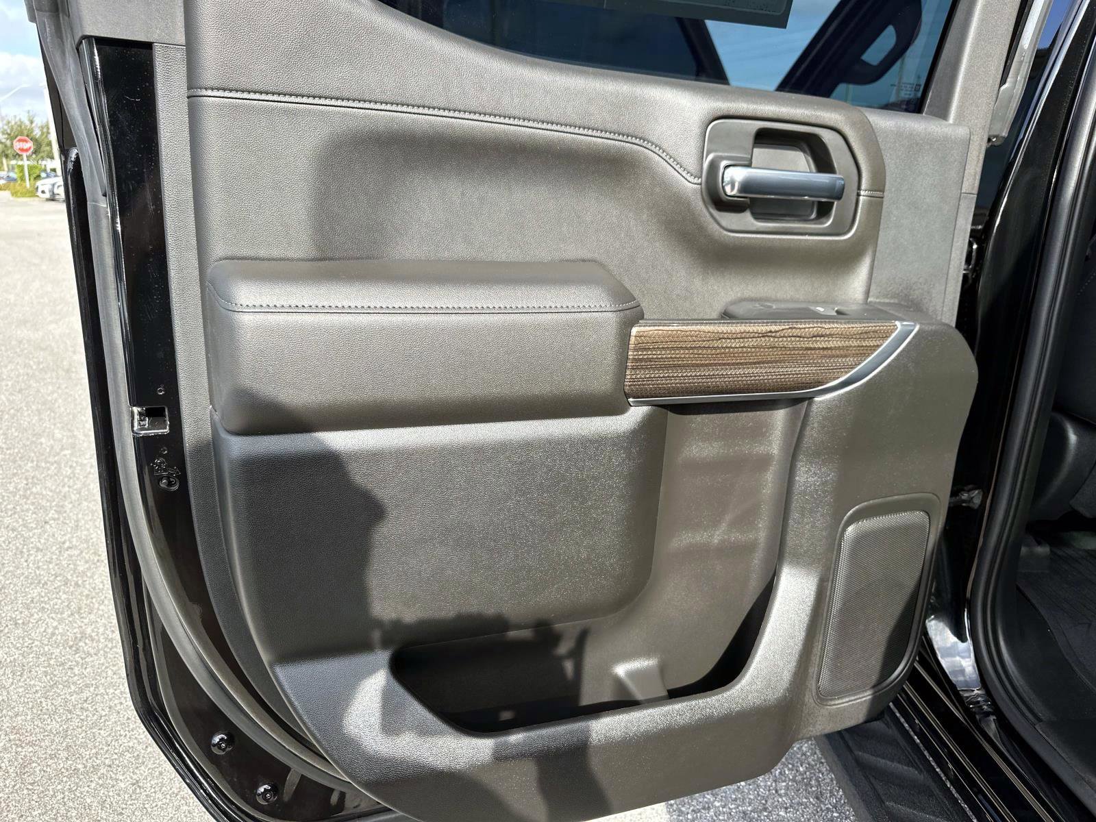 Used 2022 Chevrolet Silverado 1500 LT Trail Boss w/ Convenience Package II image 13