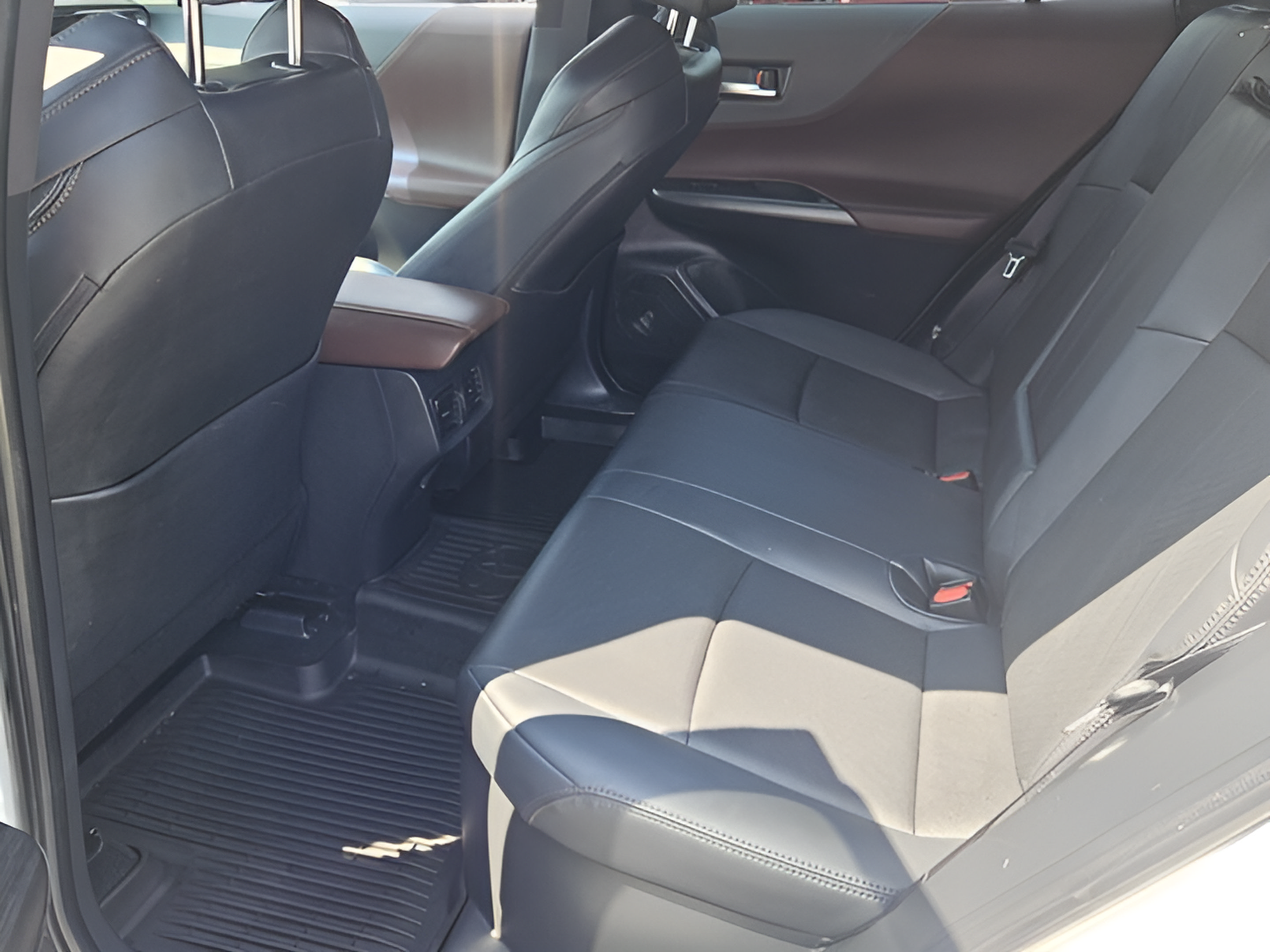Used 2024 Toyota Venza Limited AWD/4WD image 10