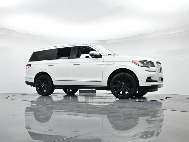 Used 2024 Lincoln Navigator Reserve image 32