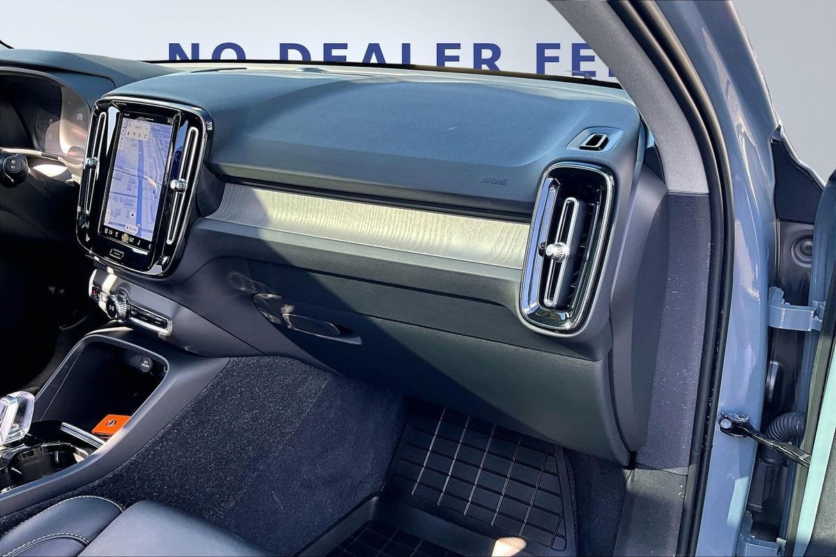 Used 2023 Volvo XC40 B5 Plus w/ Driver Assist Package image 26