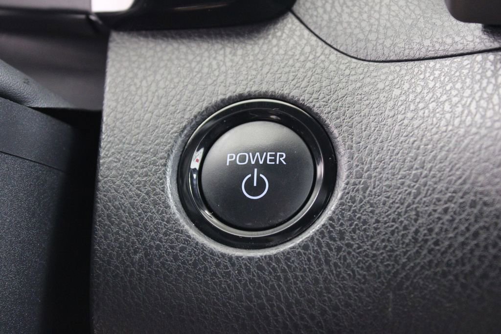 Used 2025 Toyota Camry SE FWD image 12