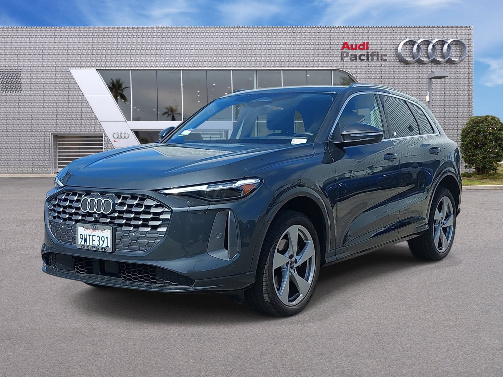 Used 2025 Audi Q5 Premium w/ Premium Plus