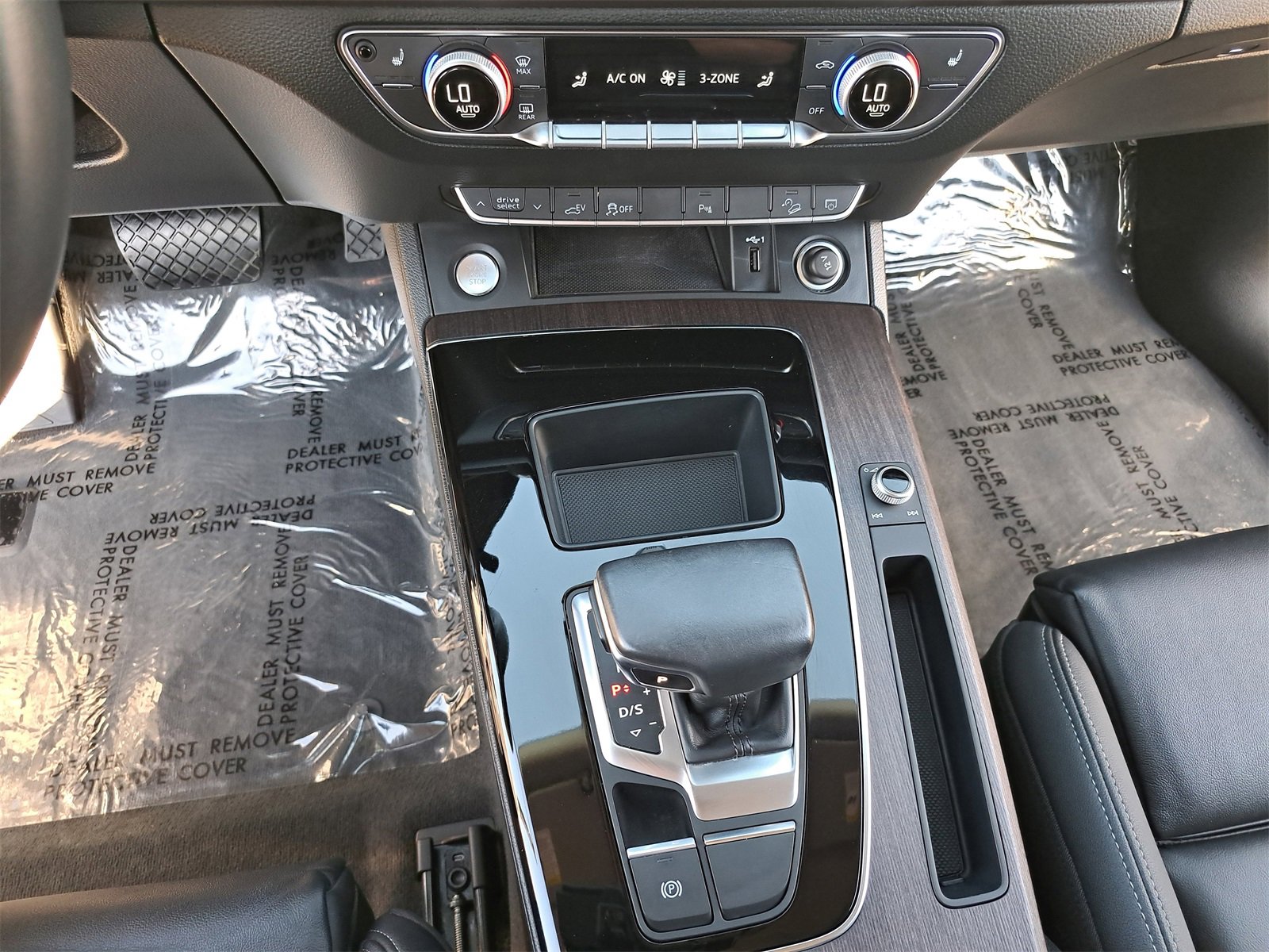 Used 2022 Audi Q5 e Premium w/ Convenience Package image 22