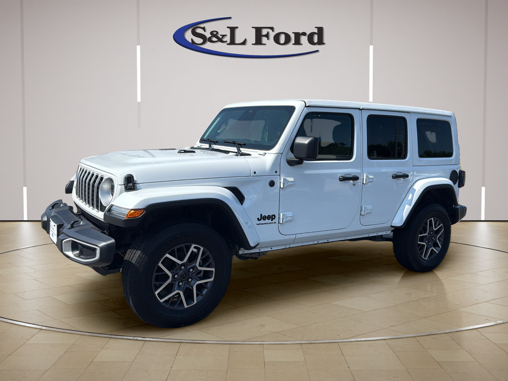 Used 2025 Jeep Wrangler Unlimited Sahara AWD/4WD image 2