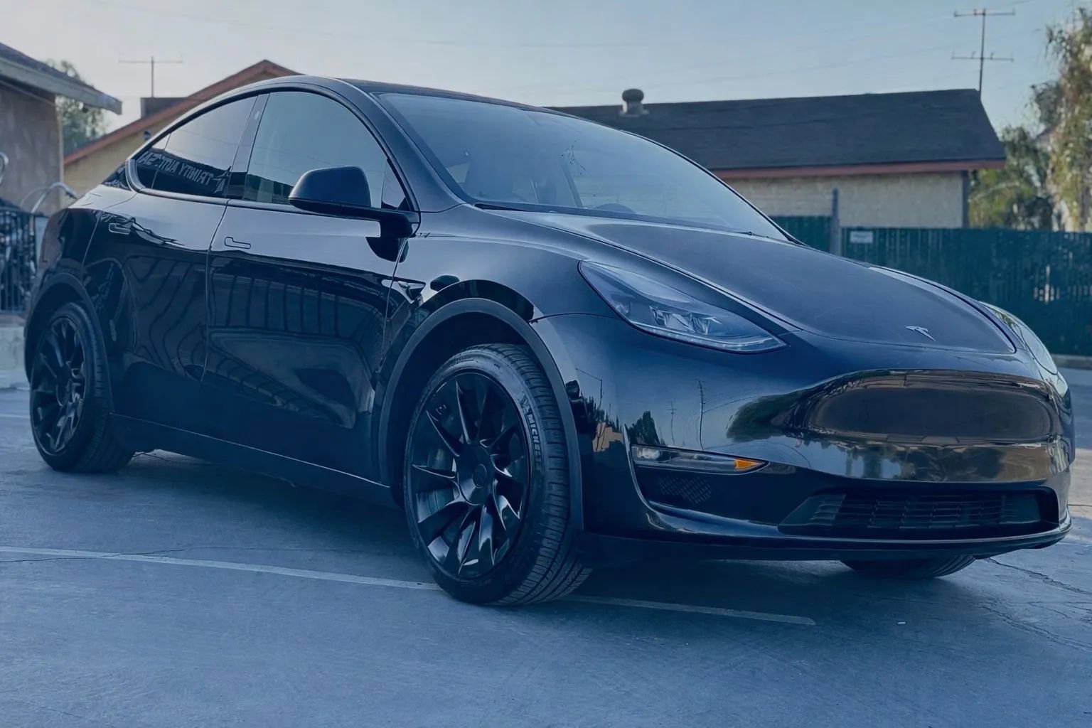 Used 2023 Tesla Model Y Long Range image 2