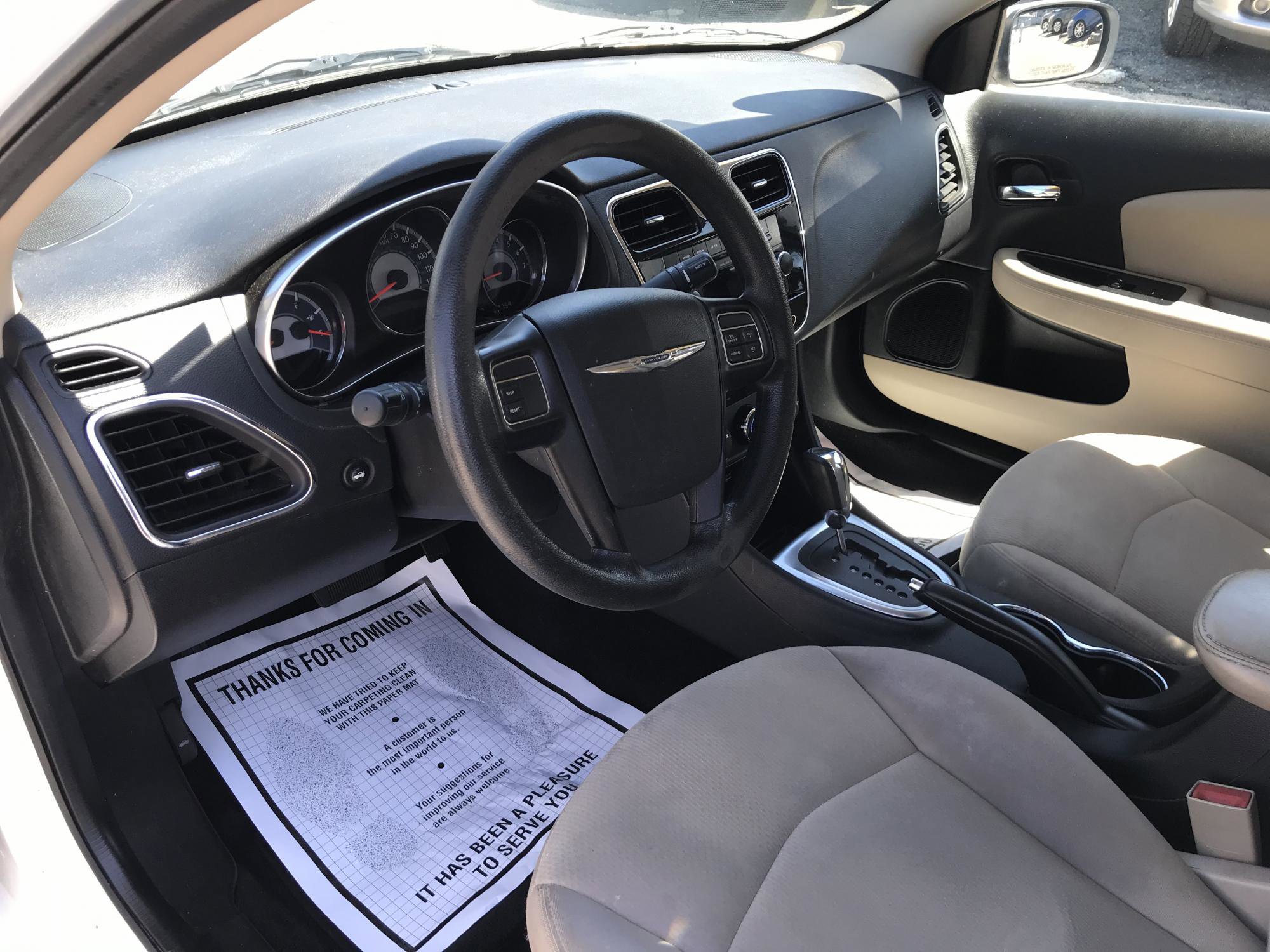 Used 2014 Chrysler 200 LX FWD image 11