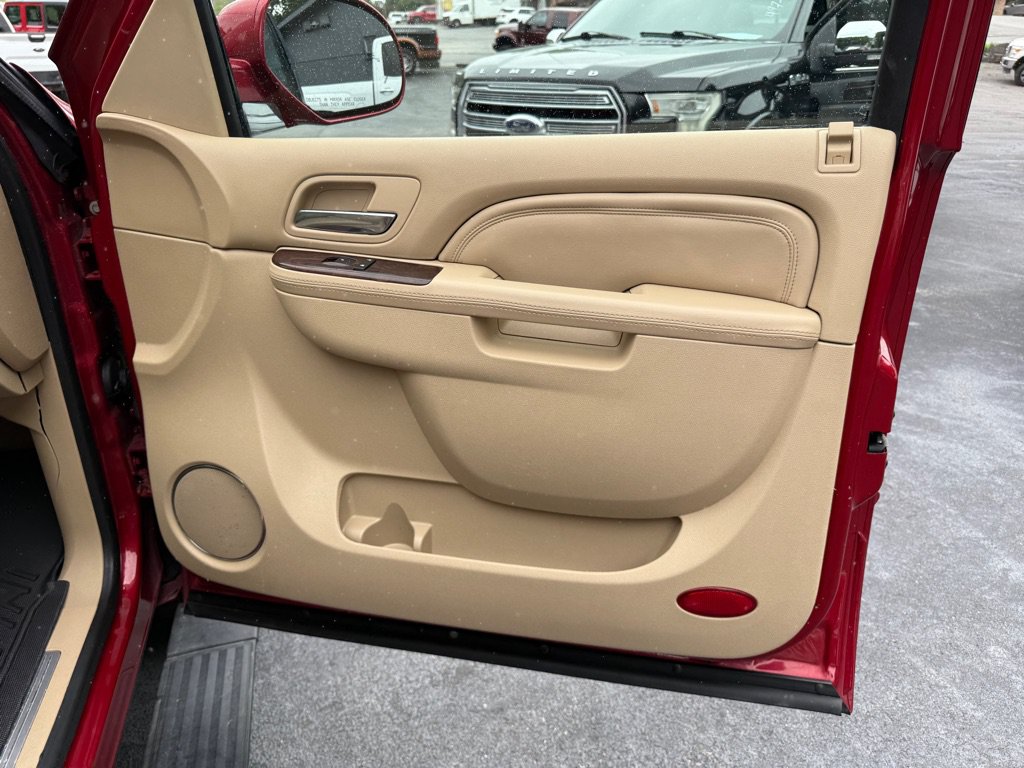 Used 2013 Cadillac Escalade Premium AWD/4WD image 60