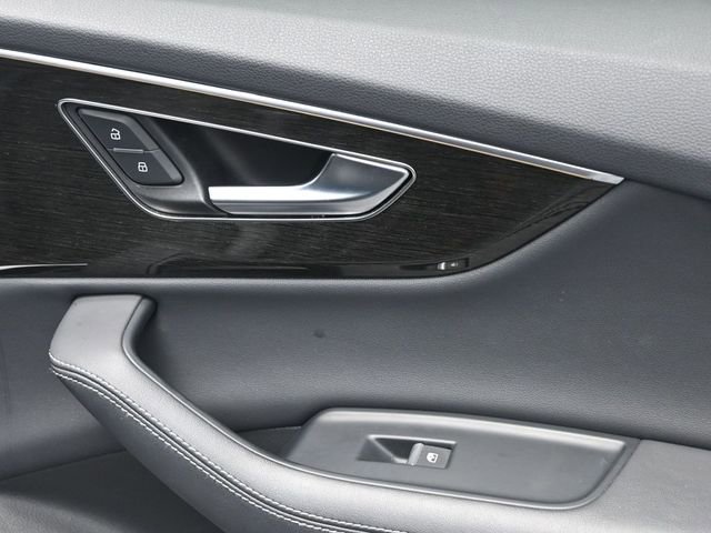 Used 2025 Audi Q7 3.0T Premium Plus image 38