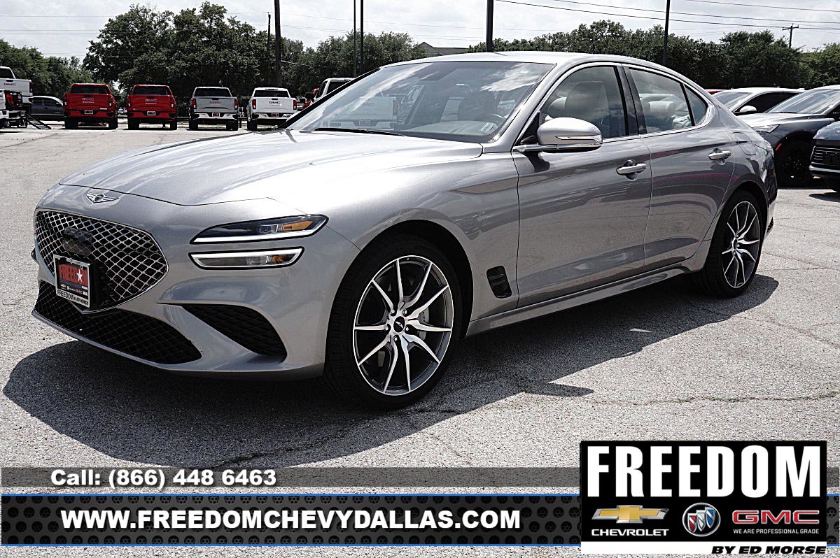 Used 2025 Genesis G70 2.5T image 3