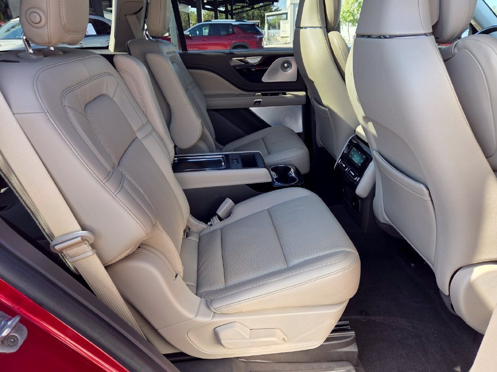 Used 2020 Lincoln Aviator Reserve w/ Equipment Group 201A RWD image 13