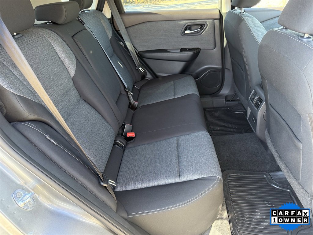 Used 2022 Nissan Rogue SV image 36