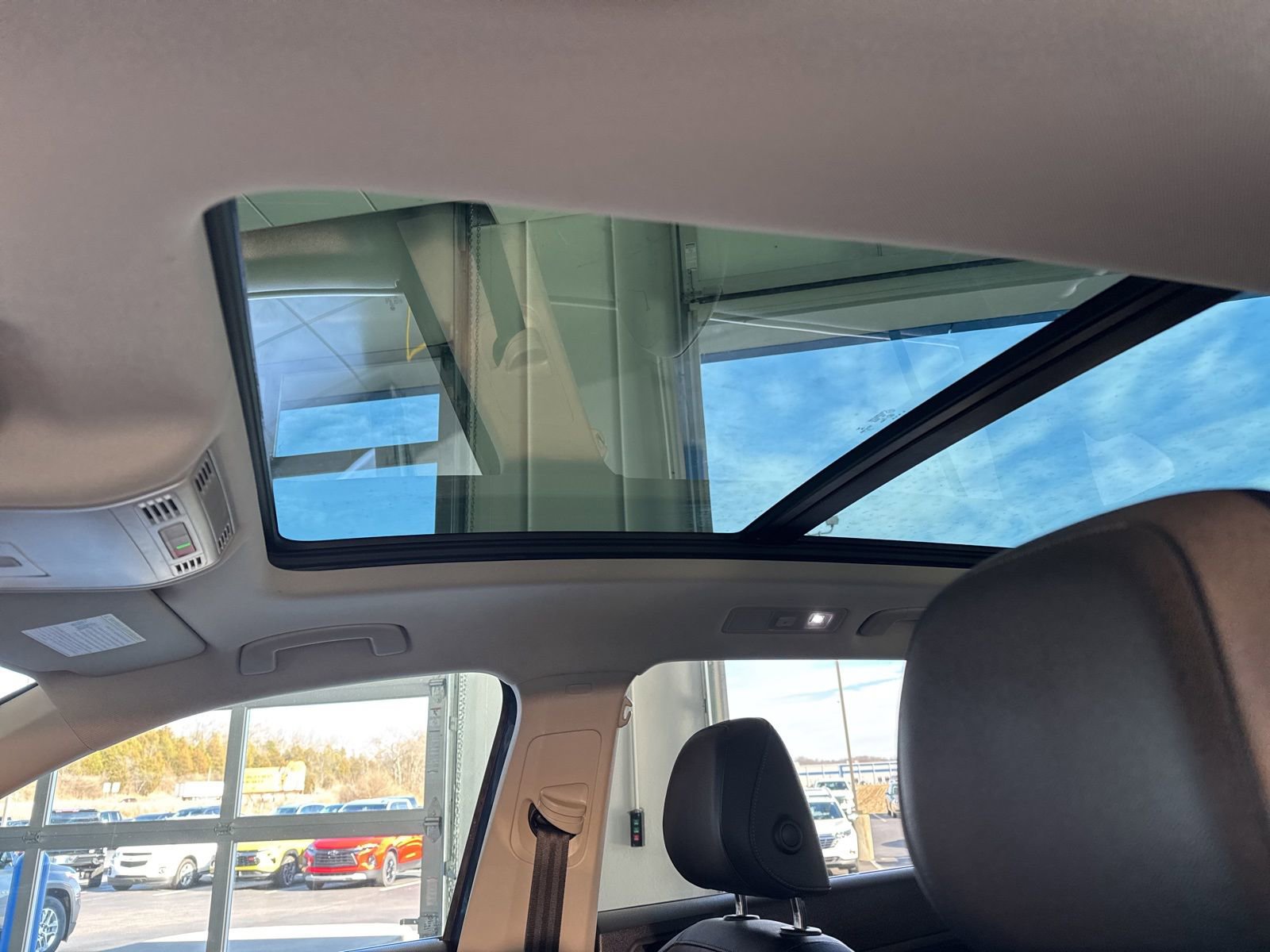 Used 2020 Volkswagen Tiguan SEL w/ 3rd Row Seat Package image 24