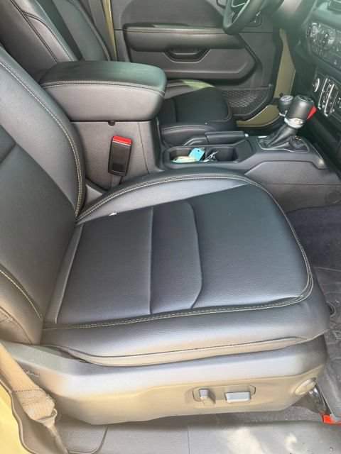 Used 2025 Jeep Gladiator Sport AWD/4WD image 4