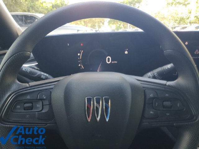 Used 2025 Buick Envista Sport Touring FWD image 18