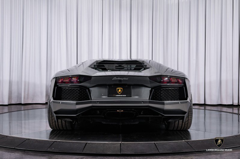 Used 2012 Lamborghini Aventador LP 700-4 image 19