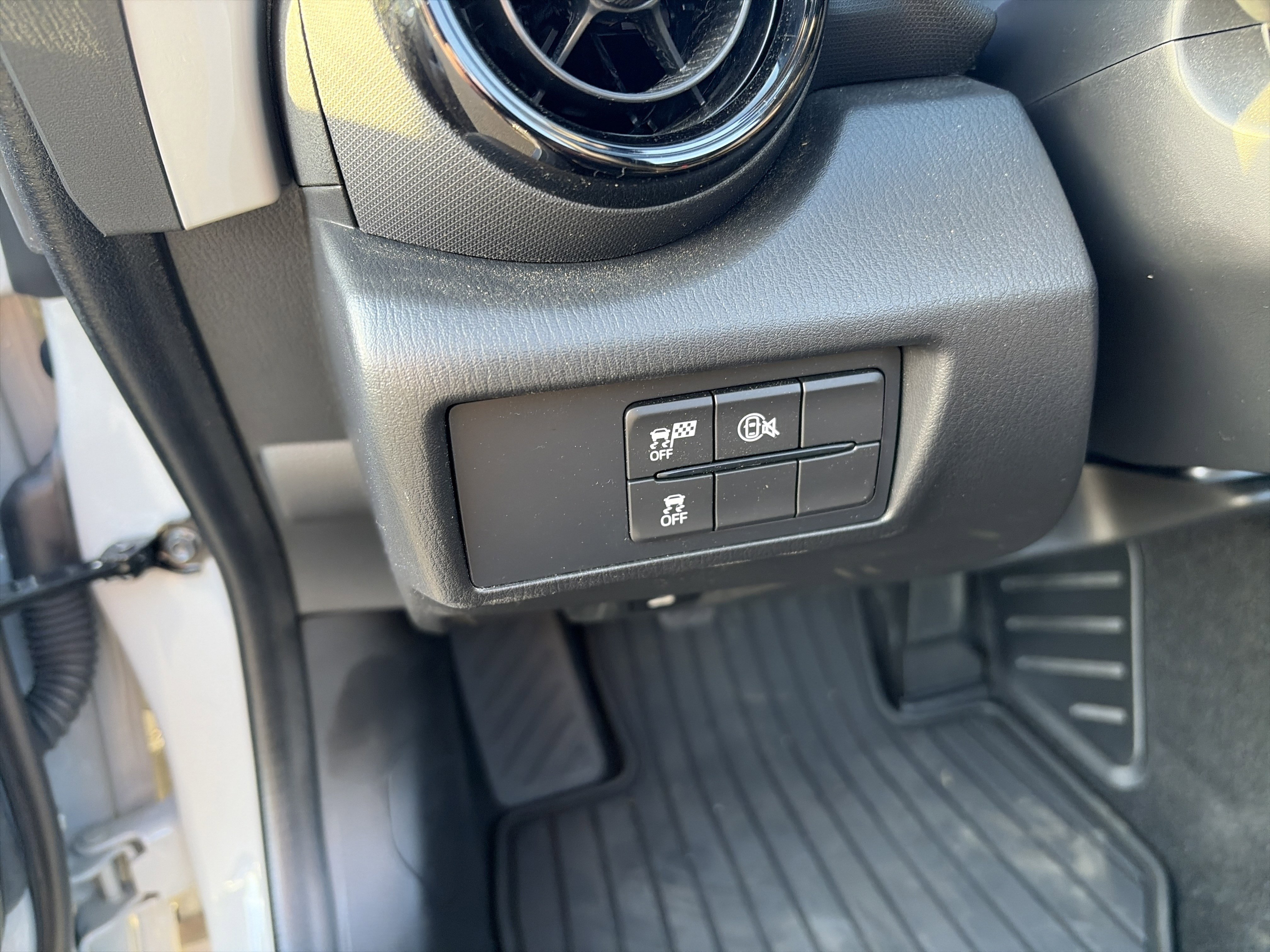 Used 2024 MAZDA MX-5 Miata Club image 24