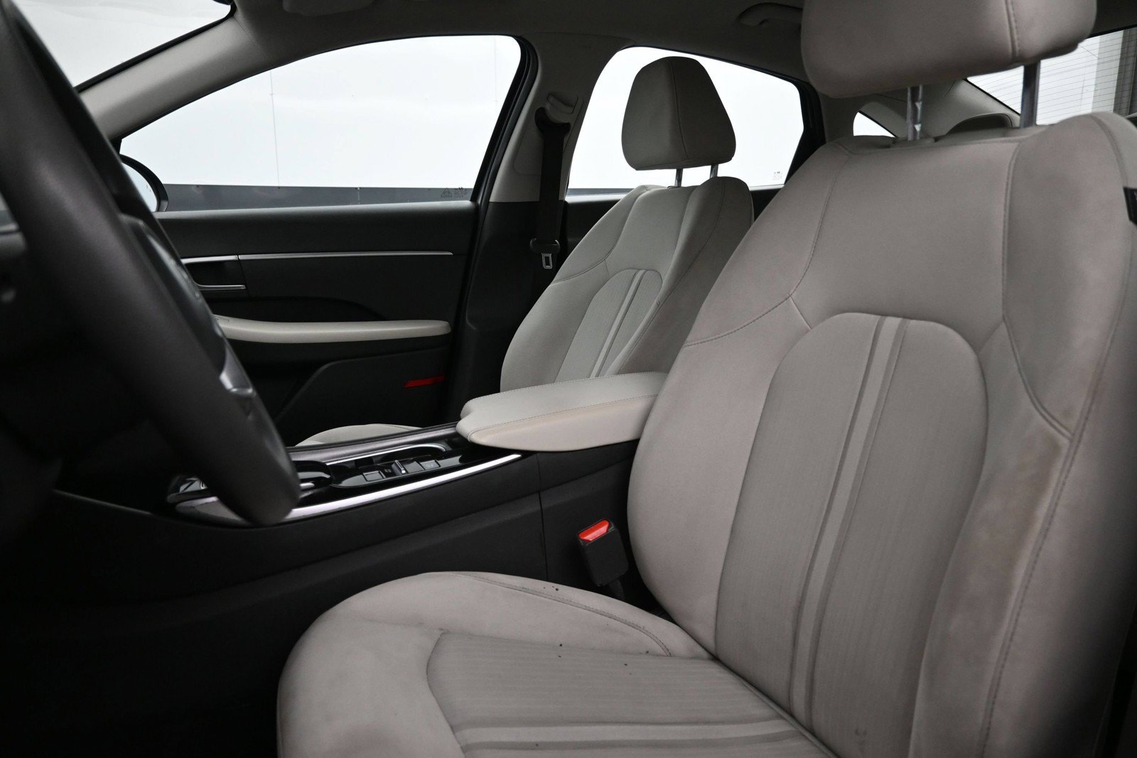 Certified 2023 Hyundai Sonata SE w/ Cargo Package FWD image 11