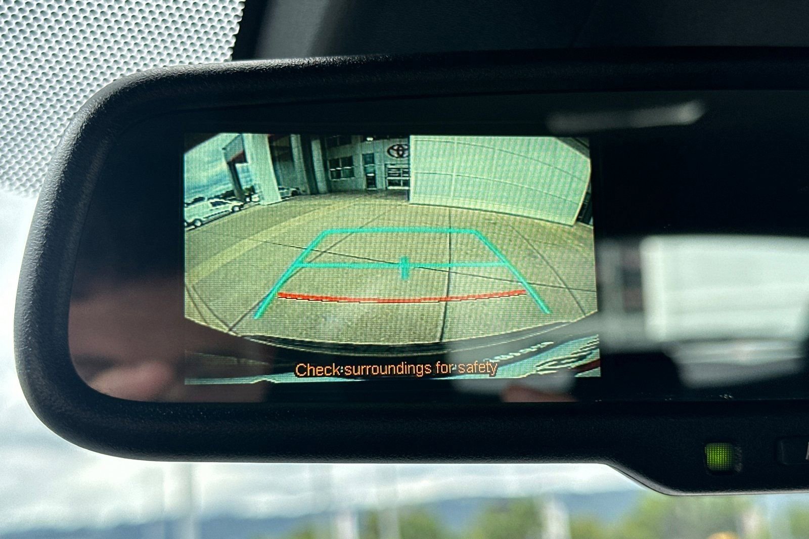 Used 2018 Toyota C-HR XLE FWD image 22