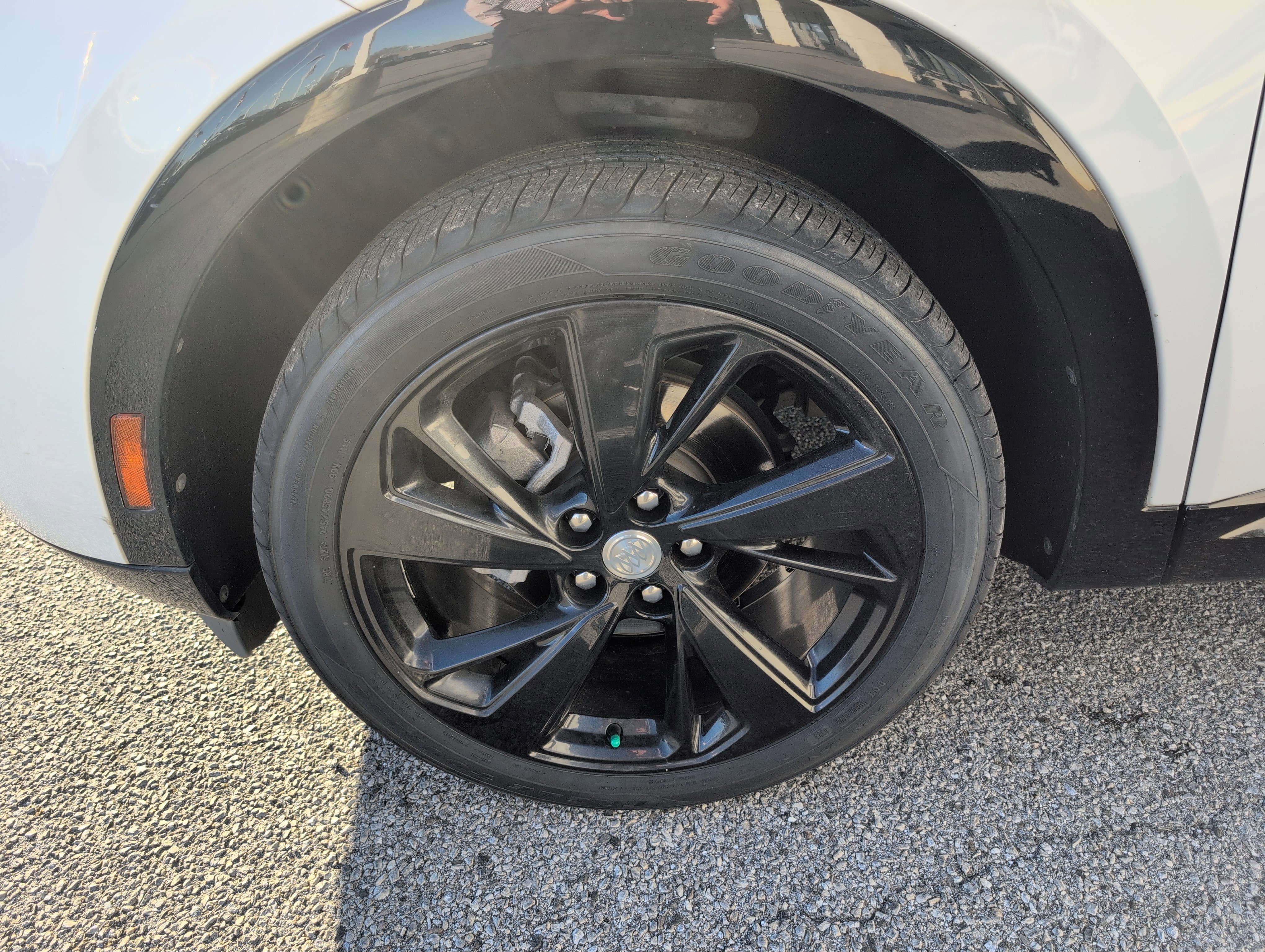 Used 2021 Buick Envision Preferred image 2