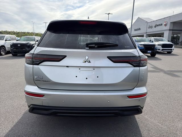 Used 2025 Mitsubishi Outlander ES AWD/4WD image 8