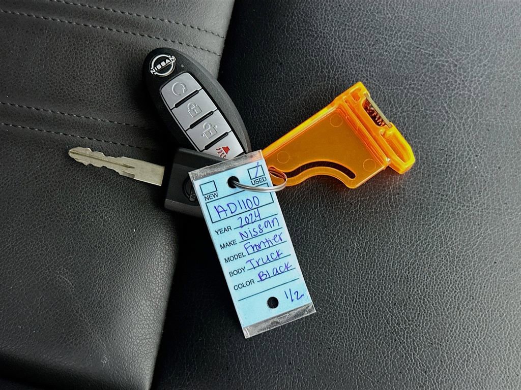 Used 2024 Nissan Frontier SL w/ Technology Package image 35