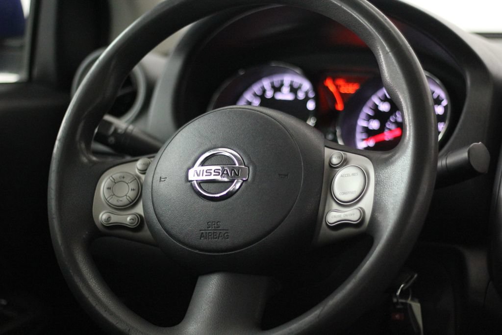 Used 2013 Nissan Versa SV w/ Convenience Pkg FWD image 11