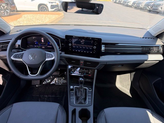 New 2027 Volkswagen Jetta SE FWD image 10