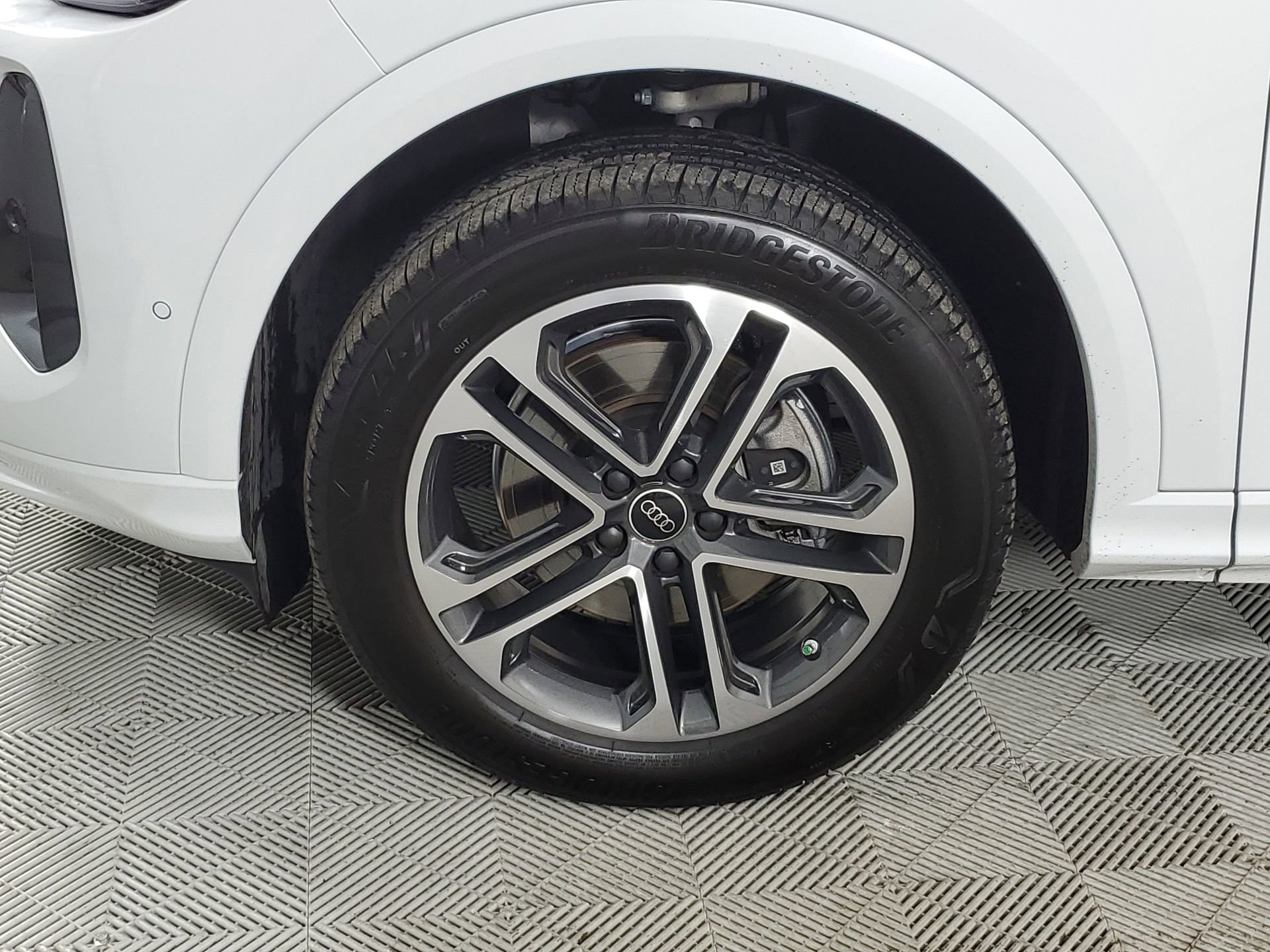 Certified 2025 Audi Q5 2.0T Premium image 17