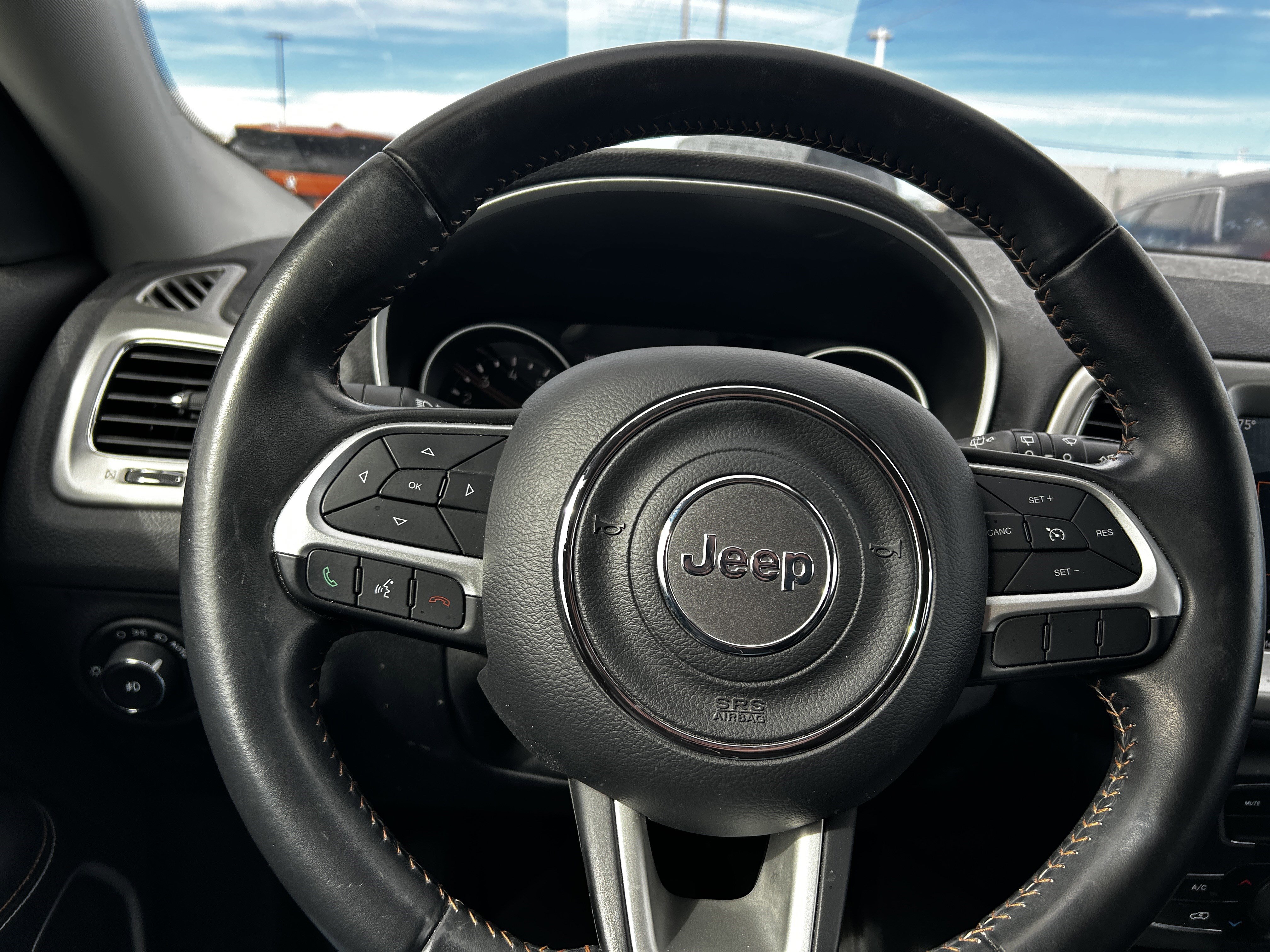 Used 2018 Jeep Compass Latitude w/ Popular Equipment Group image 17