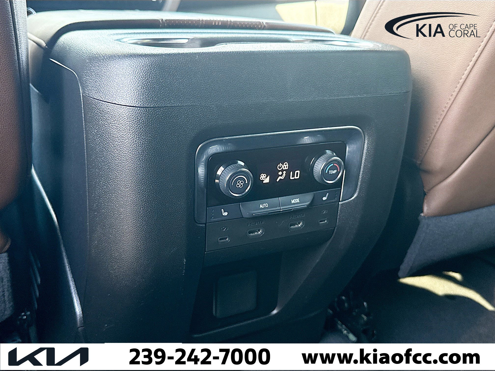 Used 2025 Chevrolet Suburban High Country image 19