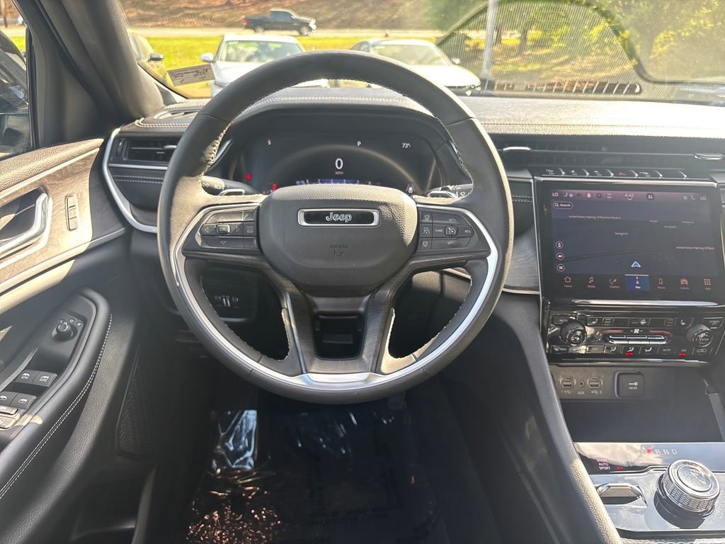 Used 2025 Jeep Grand Cherokee Limited image 26