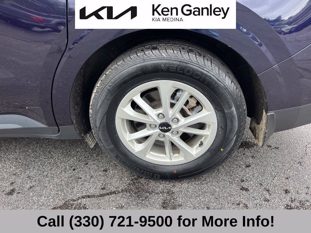 Certified 2024 Kia Carnival LX FWD image 22