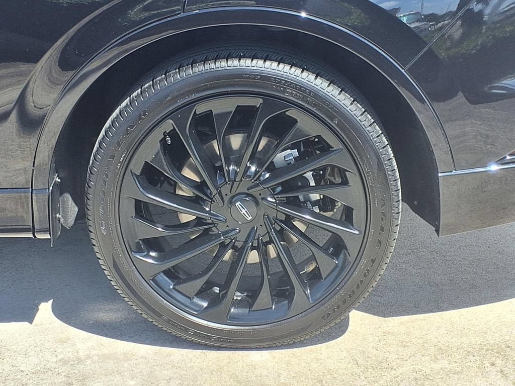 Used 2025 Lincoln Aviator Reserve w/ Jet Appearance Package RWD image 25