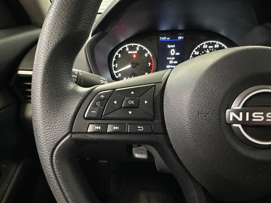 Used 2024 Nissan Altima 2.5 S FWD image 9