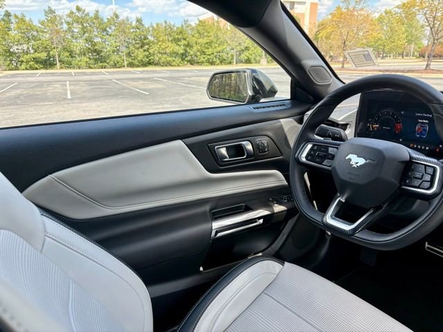Used 2025 Ford Mustang GT Premium image 22