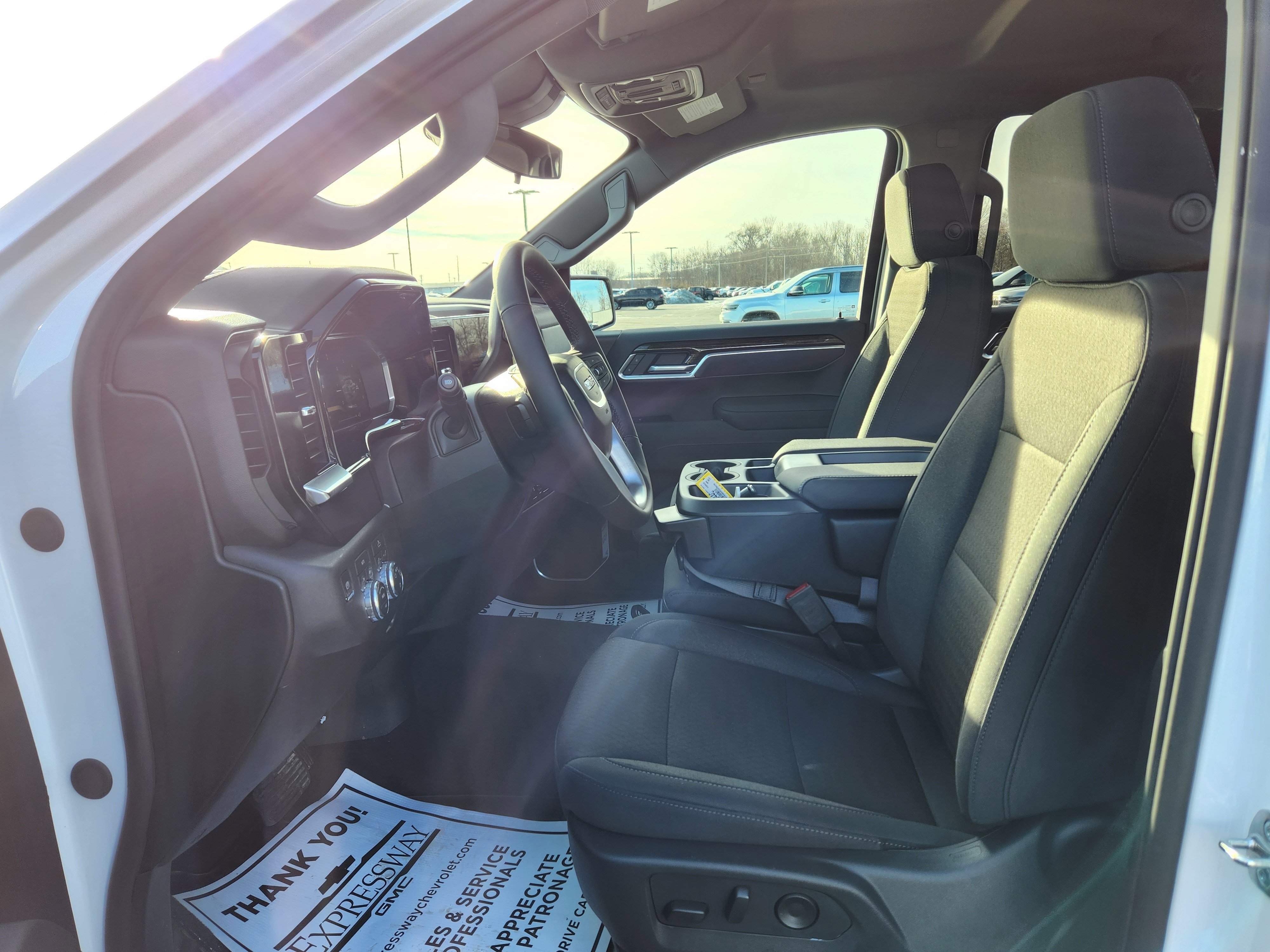 New 2026 GMC Sierra 1500 SLE w/ Preferred Package image 9