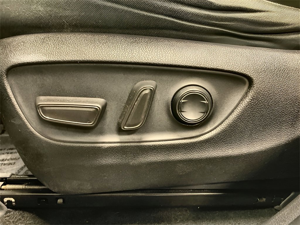 Used 2021 Toyota RAV4 XLE image 6