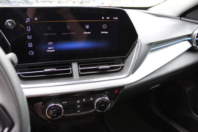 Used 2025 Chevrolet Trax LT image 6