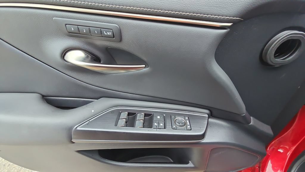 Used 2021 Lexus ES 350 F Sport w/ Accessory Package 2 FWD image 16