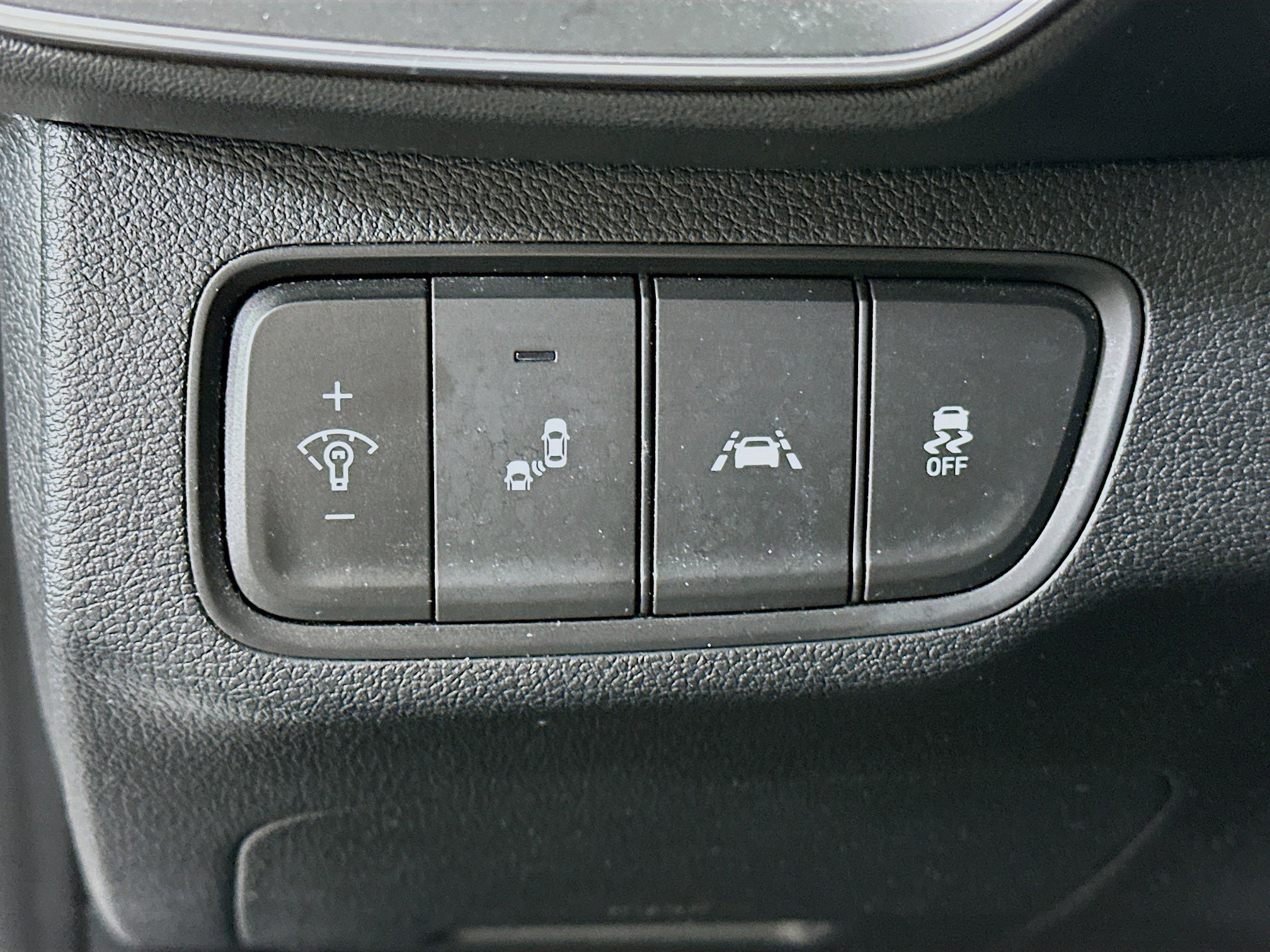 Used 2019 Hyundai Santa Fe SE FWD image 17