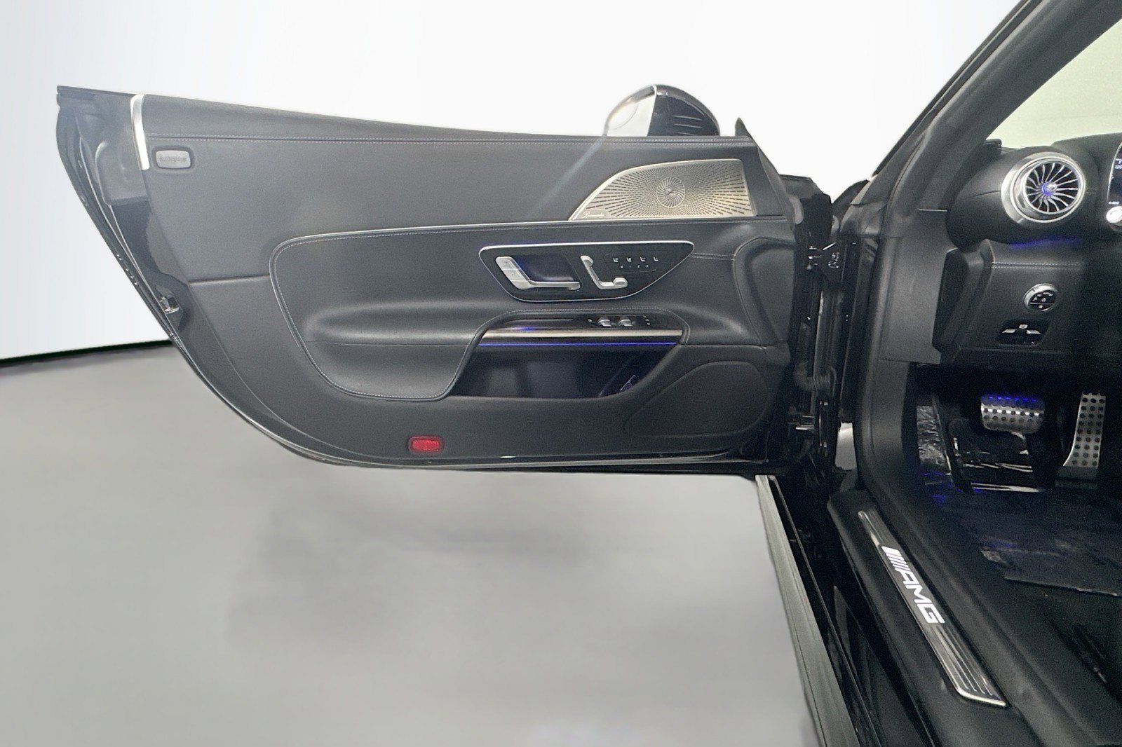 Certified 2022 Mercedes-Benz SL 63 AMG 4MATIC image 22