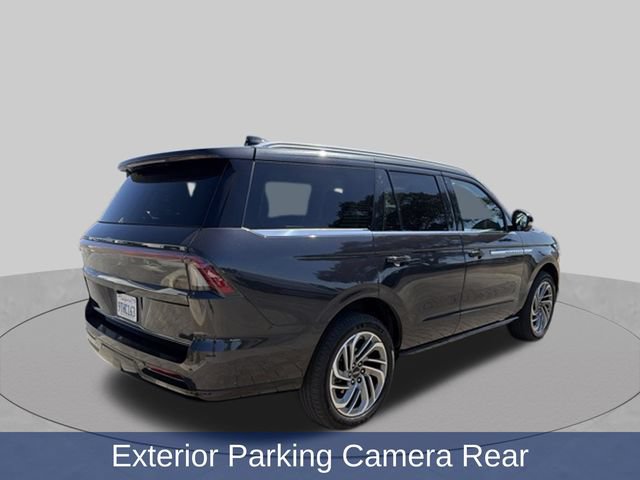 Used 2025 Lincoln Navigator Reserve AWD/4WD image 3