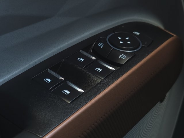 Used 2022 Ford Maverick Lariat w/ Lariat Luxury Package FWD image 26