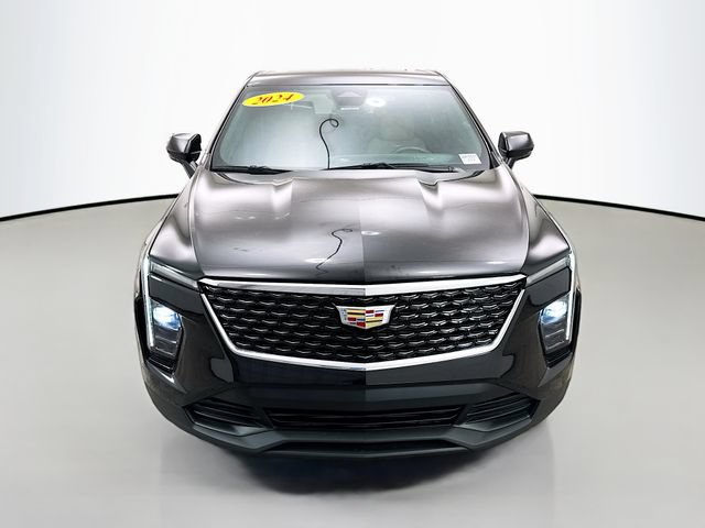 Used 2024 Cadillac XT4 Luxury FWD image 2
