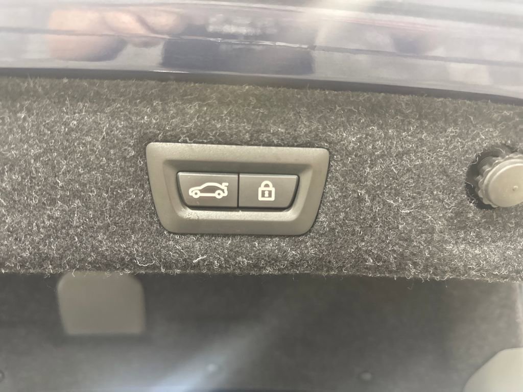 Used 2018 BMW 540i xDrive image 8