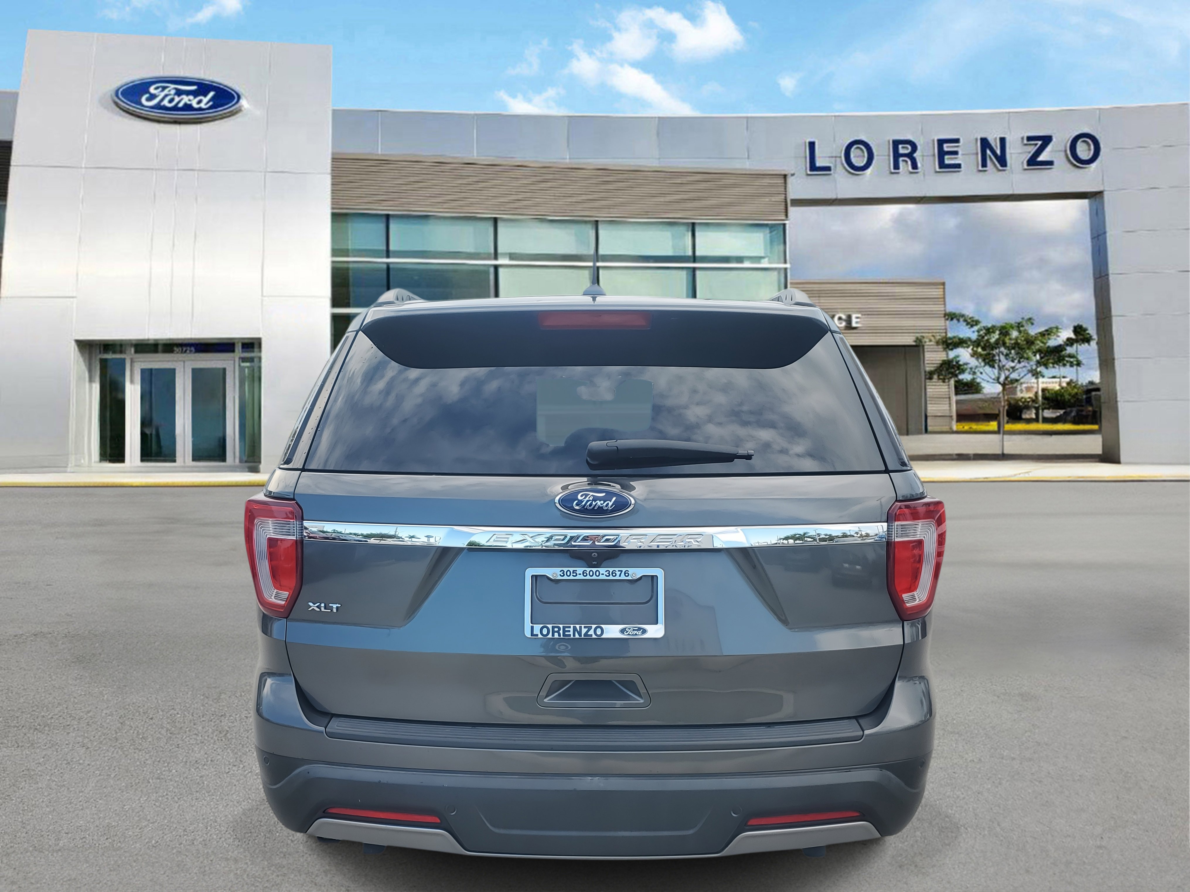 Used 2019 Ford Explorer XLT w/ Equipment Group 201A image 6