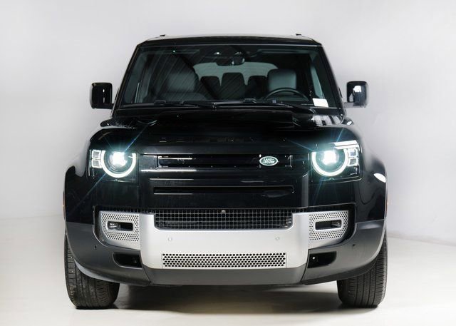 Used 2025 Land Rover Defender 110 S image 8