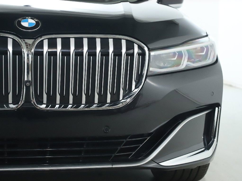 Used 2022 BMW 740i xDrive w/ Premium Package AWD/4WD image 9