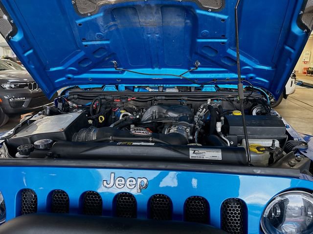 Used 2015 Jeep Wrangler Unlimited Rubicon w/ Connectivity Group image 29